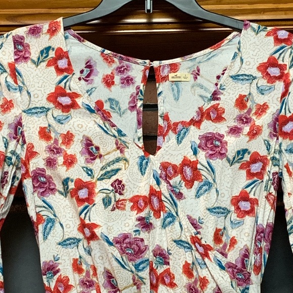 Hollister Long Sleeve Romper SZ - S - Picture 2 of 6